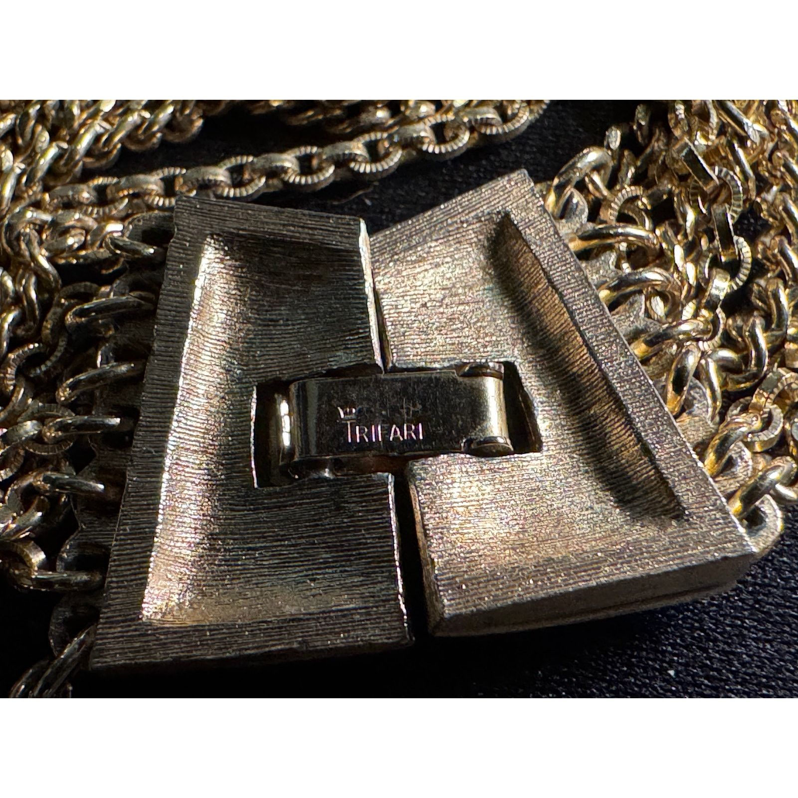 Other Vintage Crown Trifari 7 Strand Gold Tone Graduating Necklace Size ONE SIZE - 7 Thumbnail