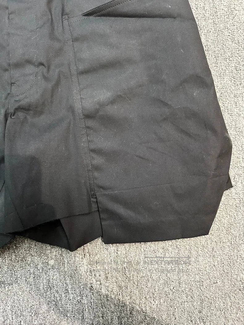 Rick Owens Rick Owens Black Cargo Shorts for Men. Size US 28 / EU 44 - 5 Thumbnail