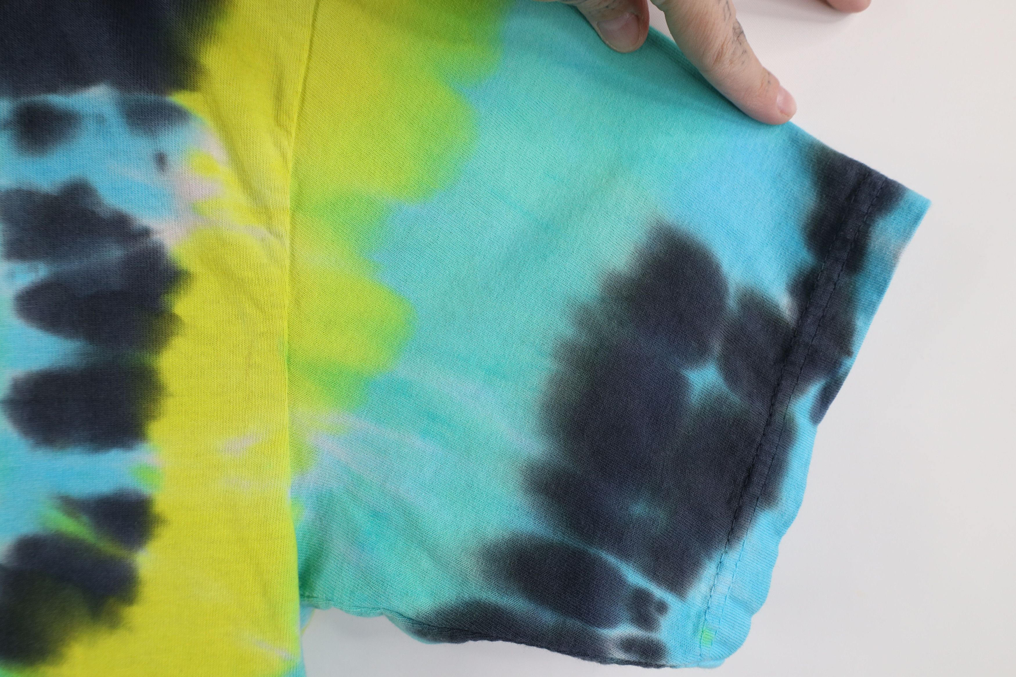 Vintage Vintage 90s Streetwear Tie Dye Acid Wash T-Shirt Trippy Size US L / EU 52-54 / 3 - 5 Thumbnail