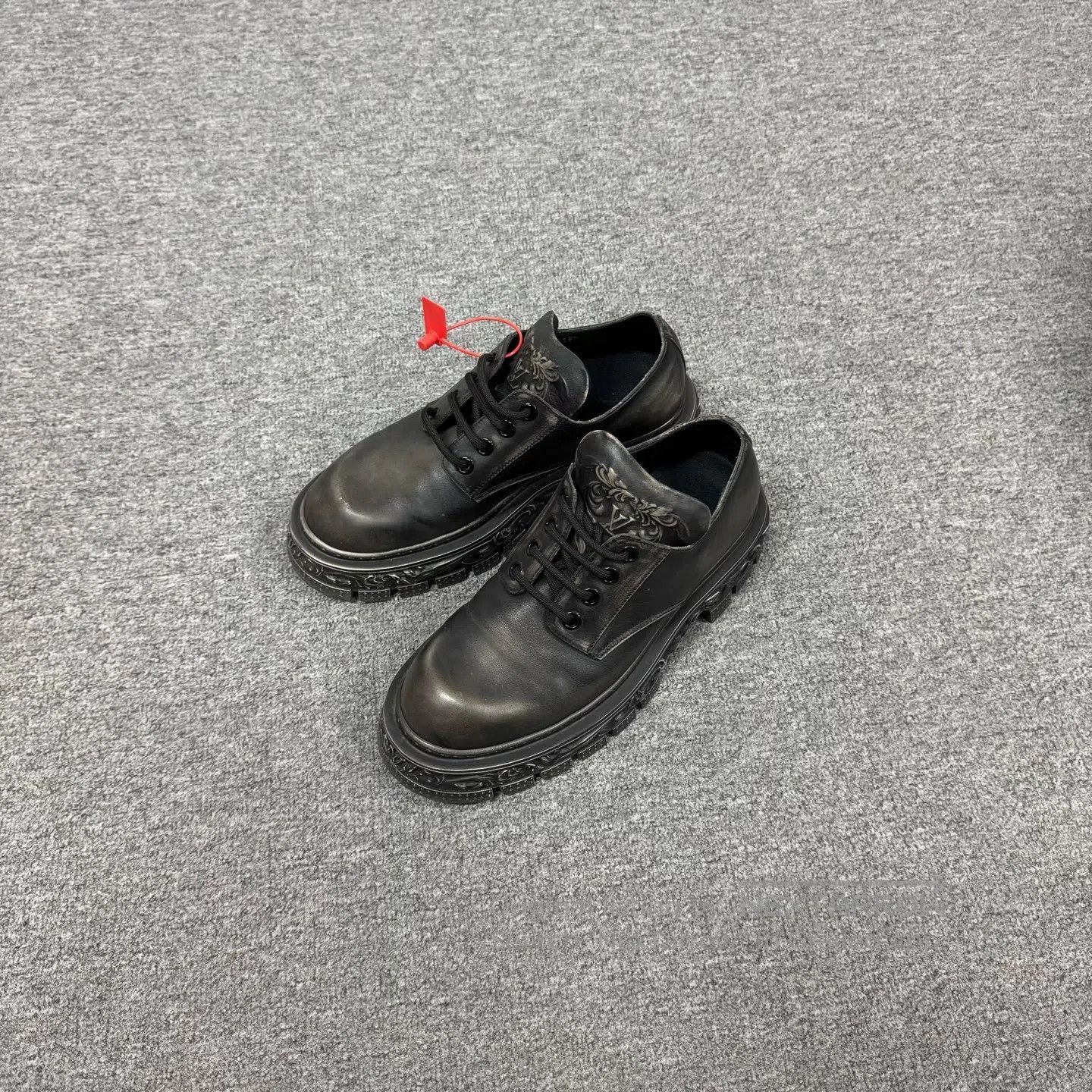 Louis Vuitton Louis Vuitton Stained and aged appearance; thick-soled car Size US 10 / EU 43 - 1 Thumbnail
