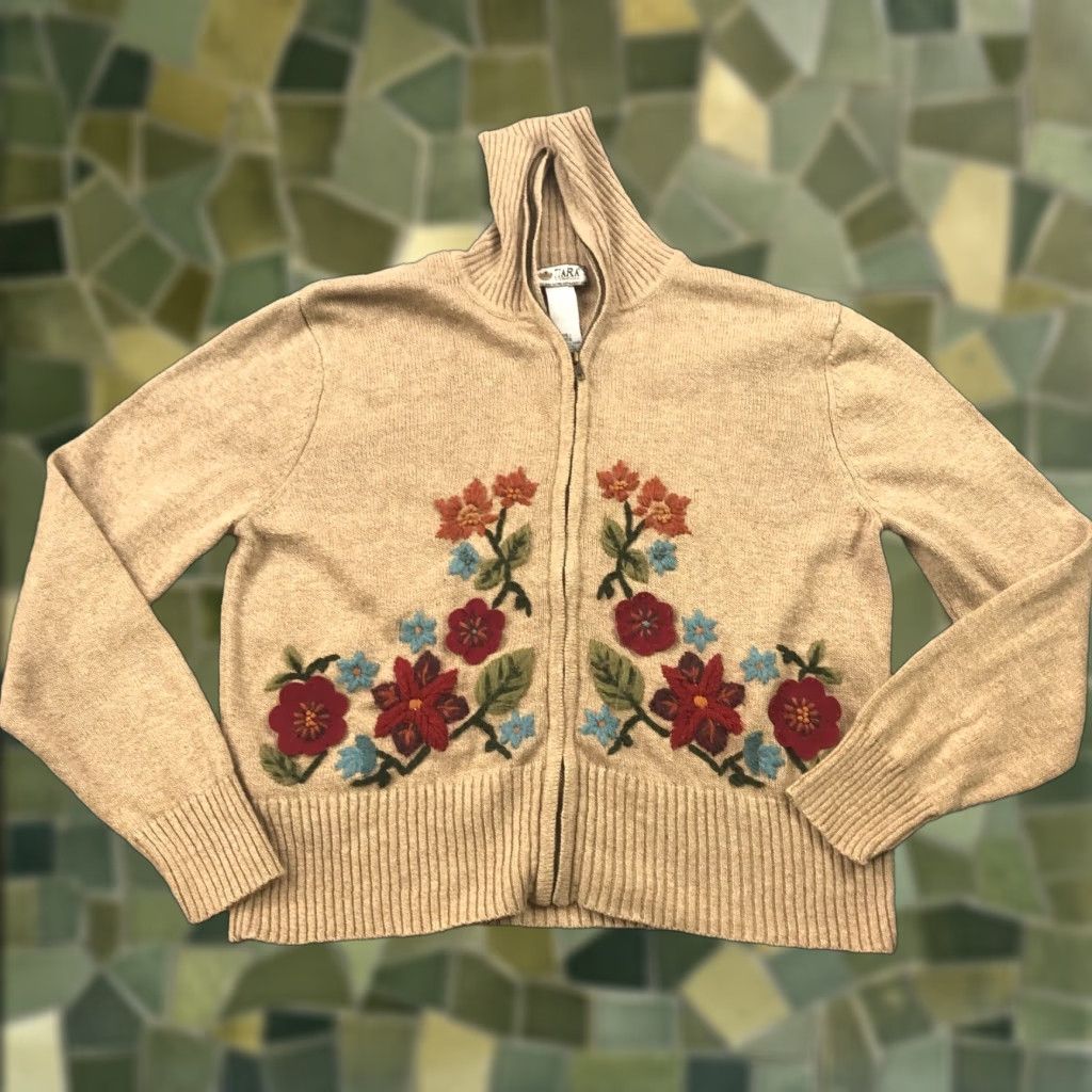 Vintage VINTAGE Tiara International Floral 3D Embroidered Sweater Cardigan Large Beige Womens Size L / US 10 / IT 46 - 1 Thumbnail