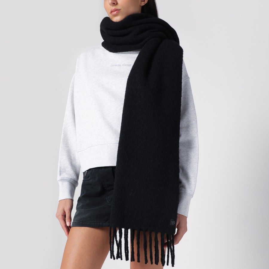Canada Goose o1d2blof1024 : Size OS / Scarf With Fringes In Black Size ONE SIZE - 2 Thumbnail