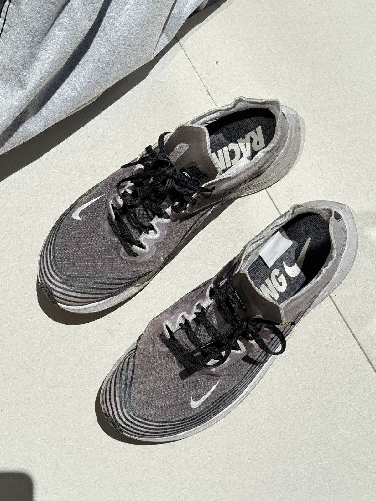 Nike RARE Nike Zoom Fly SP 1st Generation Men size 12 US Size US 12 / EU 45 - 4 Thumbnail