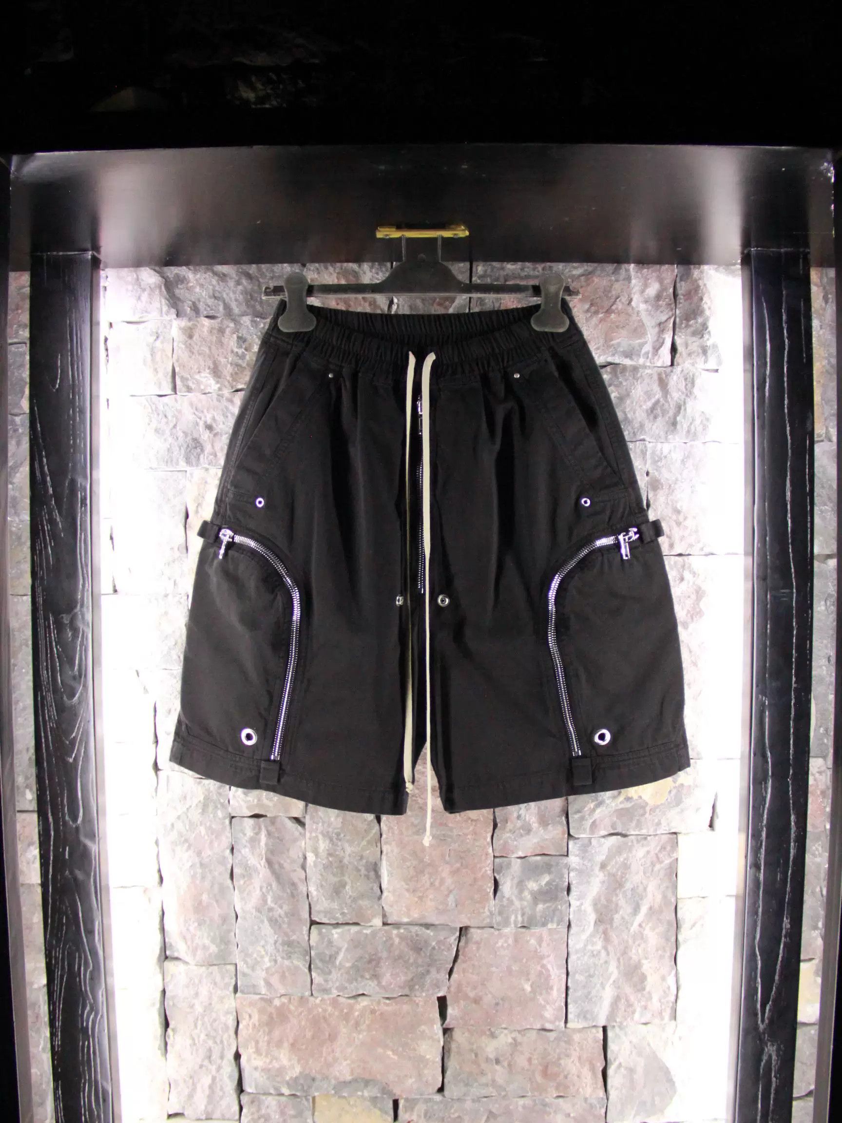 Rick Owens Rick Owens Black Shorts Men 30 Size US 30 / EU 46 - 1 Thumbnail