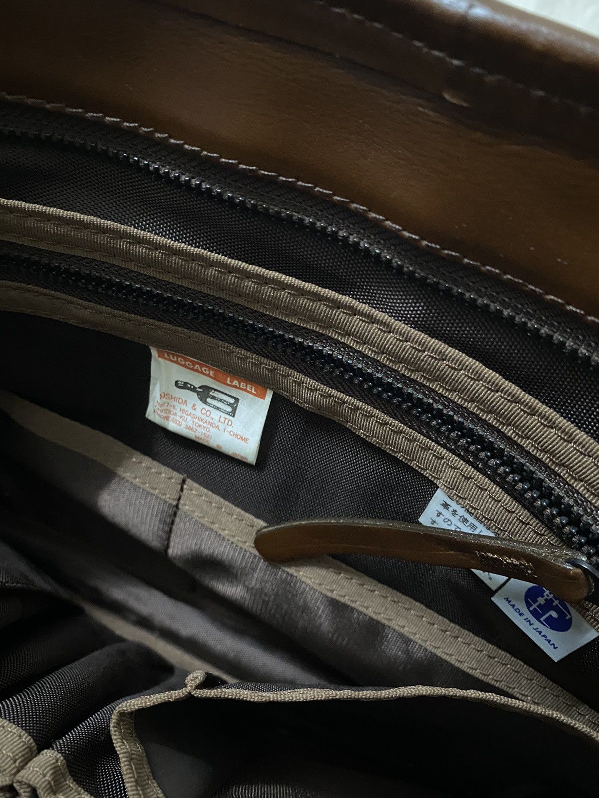 Leather × Porter × Vintage LUGGAGE LABEL LEATHER MESSENGER BAG BY PORTER YOSHIDA GROUP Size ONE SIZE - 15 Thumbnail