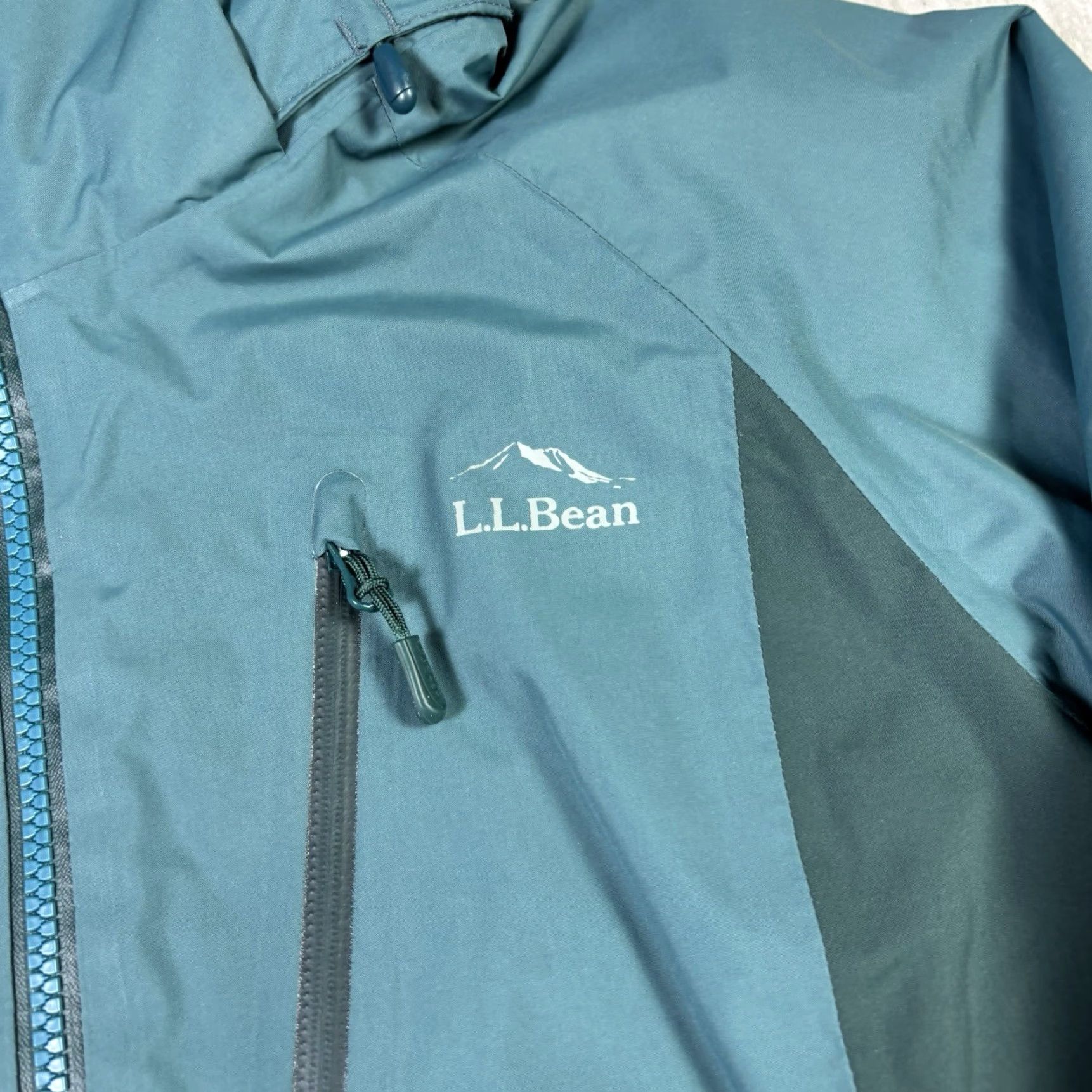 Vintage L.L. Bean Nylon Arctic Rain Full Zip Jacket Womens Petites XS Blue Nylon Solid Short Zip Rain Coat Ladies XS Pets Size XS / US 0-2 / IT 36-38 - 4 Thumbnail