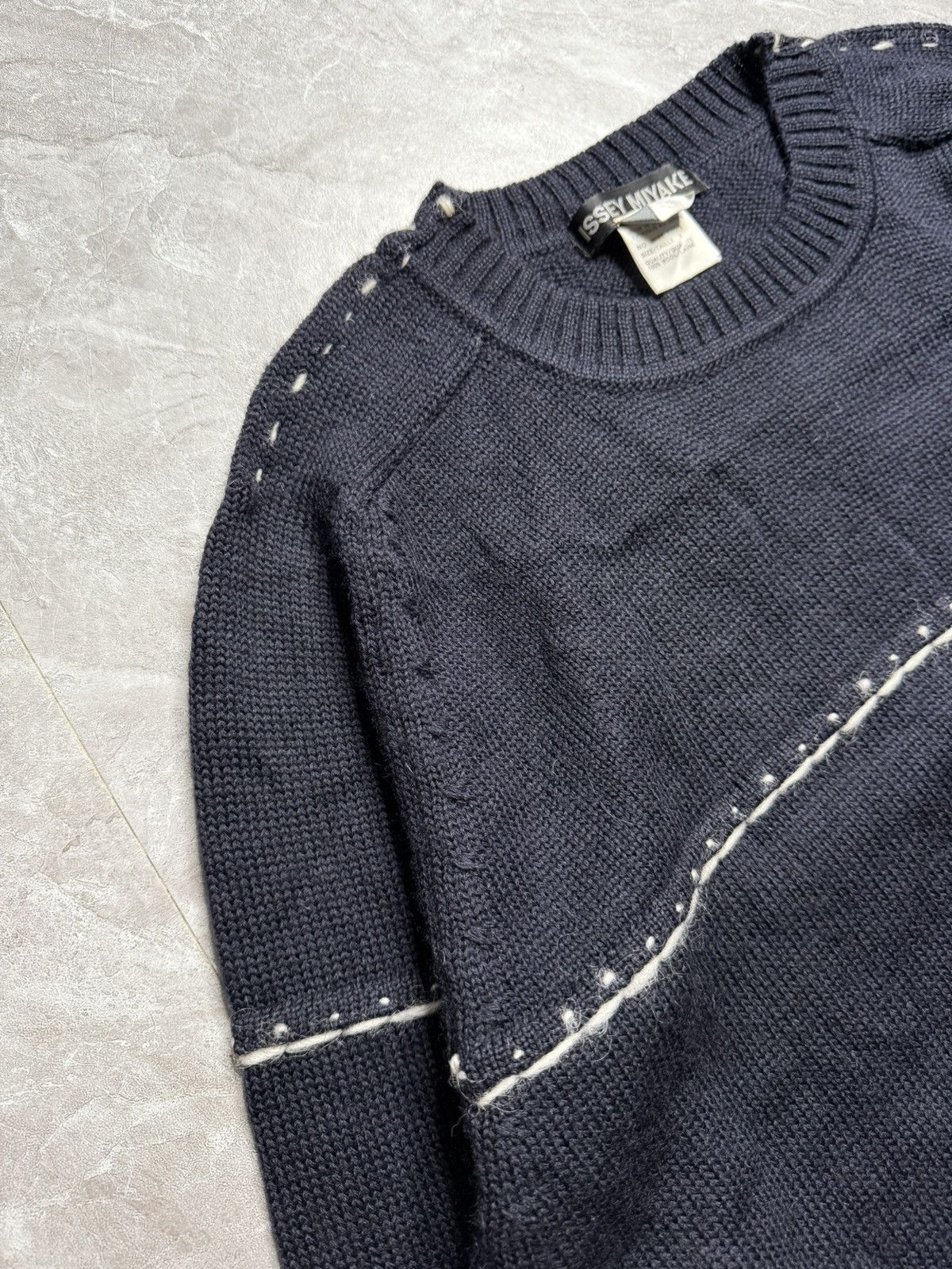 Issey Miyake Issey Miyake F/W 16 Contrast Stitch Detail Wool Knit Sweater Size US L / EU 52-54 / 3 - 3 Thumbnail