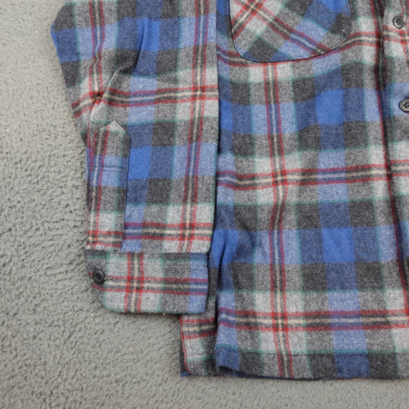Pendleton VINTAGE Pendleton Shirt Mens M Blue Plaid Wool Button-Up Long Sleeve Pockets Collar Size US M / EU 48-50 / 2 - 3 Thumbnail