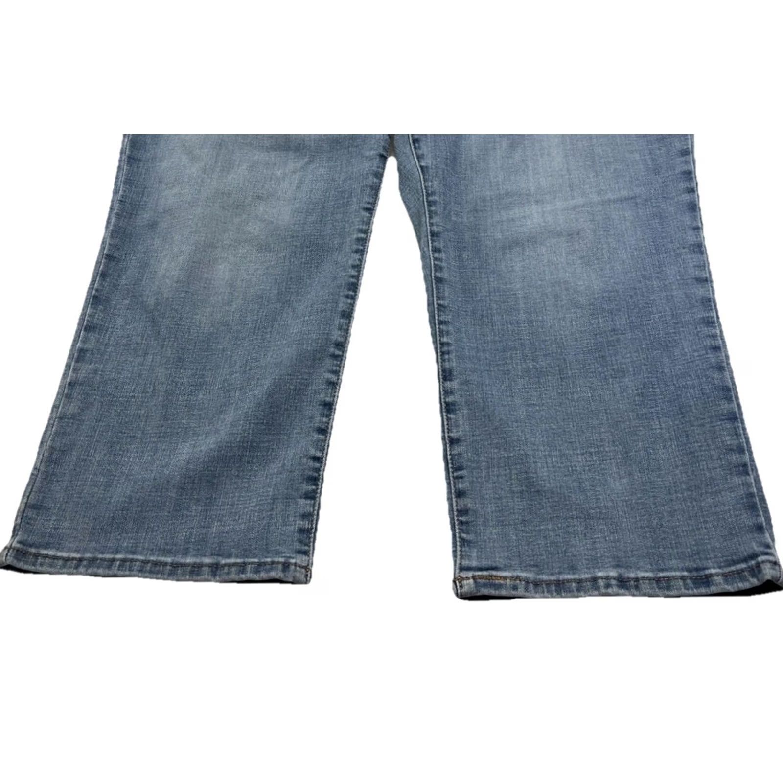 Levi's Levi’s 311 Shaping Skinny Capri Jeans Women’s 20W Light Wash Stretch Mid Rise Capri Slim Plus Size Blue Jeans Women’s Mens? Size 42" / US 20 - 4 Thumbnail