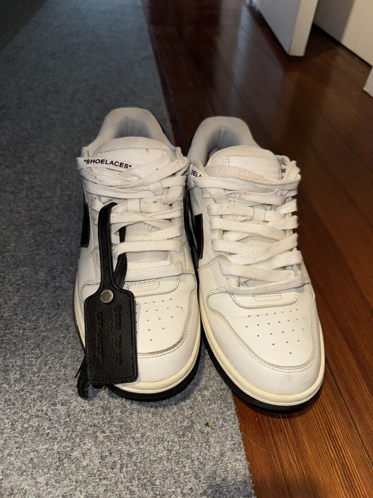Off-White Off-White Out of Office Low Top Sneakers in White and Black Size US 6.5 / EU 39-40 - 2 Thumbnail