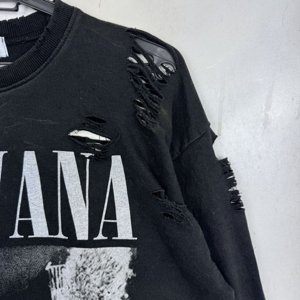 Band Tees Thrashed Nirvana Bleach Distress Sweatshirt VolcanAphrodite Size US M / EU 48-50 / 2 - 3 Thumbnail