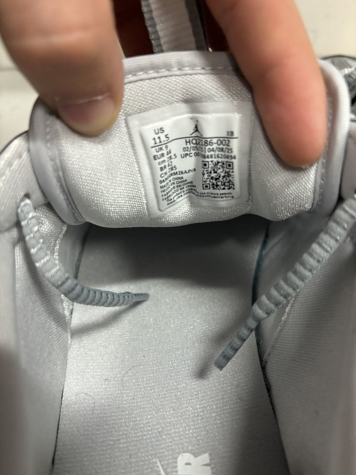 Other Jordan 1 Method of Make “Metallic Silver” Size US 11.5 / EU 44-45 - 8 Thumbnail