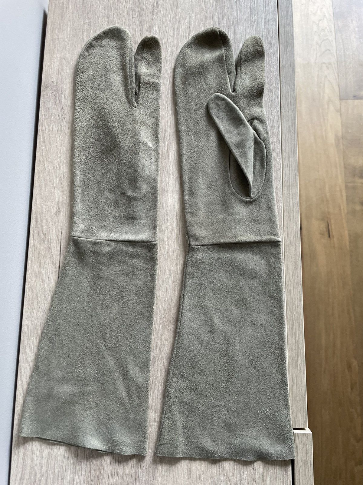 Maison Margiela AW2002 Leather Tabi Gloves Size ONE SIZE - 1 Thumbnail