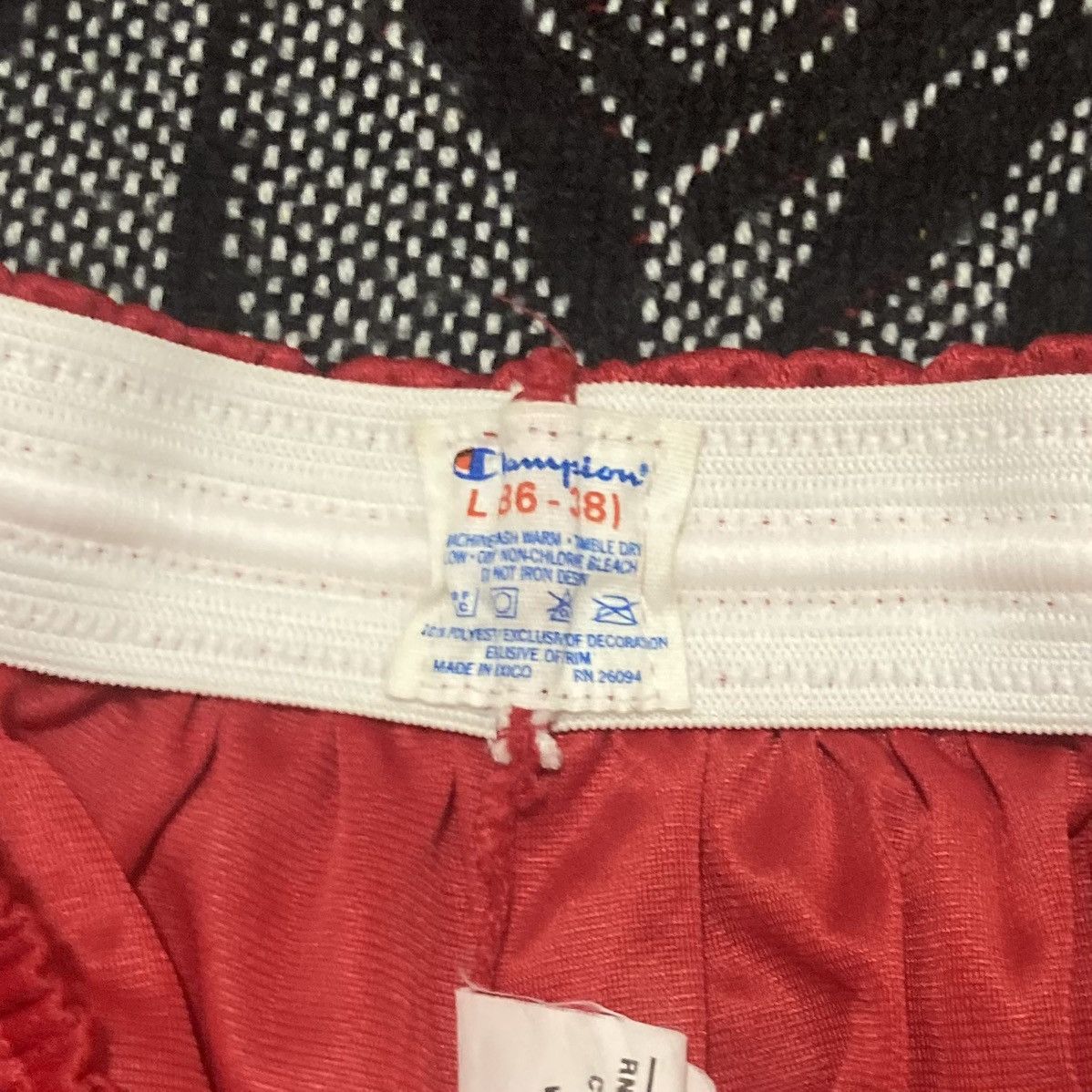Champion × NBA × Vintage Vintage 90s || Chicago Bulls || NBA Shorts || Champion Size US 34 / EU 50 - 4 Thumbnail