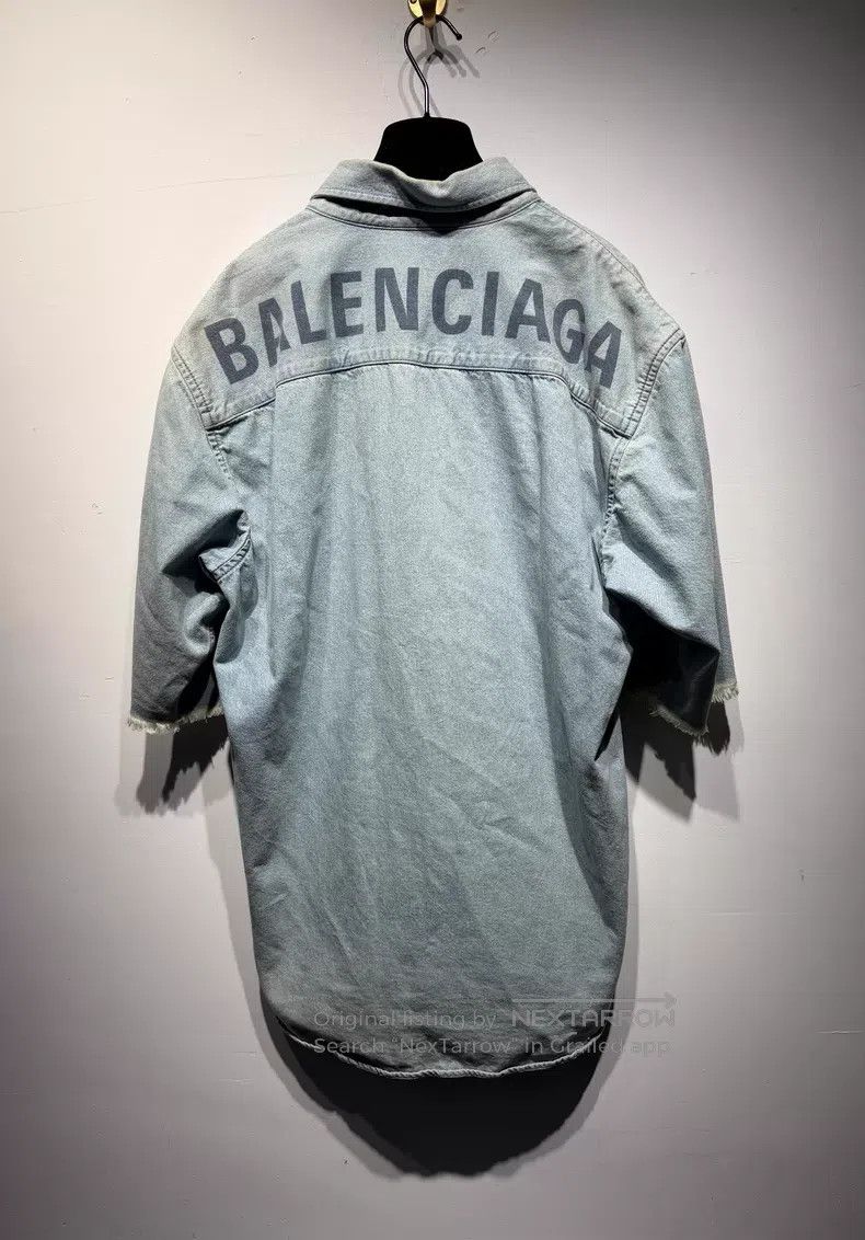 Balenciaga Balenciaga size 39 Short Sleeve Denim Letter Printed Shirt Size US S / EU 44-46 / 1 - 2 Thumbnail