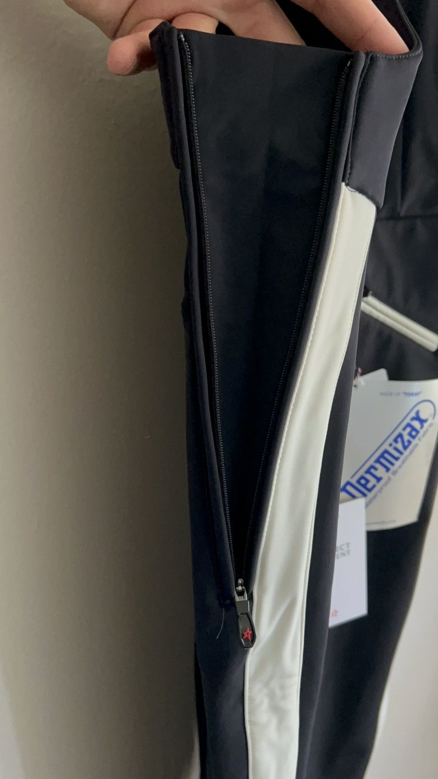 Perfect Moment Perfect Moment Stretch Ski Jumpsuit Size 32" / US 10 / IT 46 - 14 Thumbnail