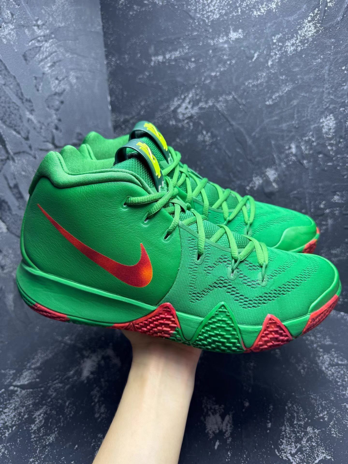 Nike Nike Kyrie 4 PE "Fall Leaf Green" Q10 Size US 10 / EU 43 - 2 Thumbnail