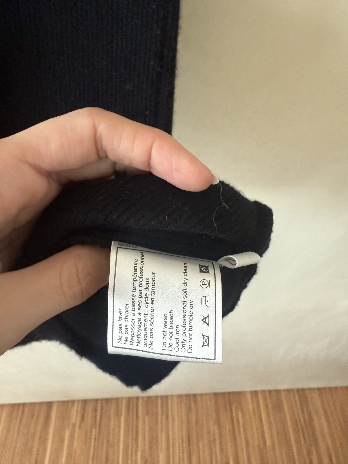 Chanel Vintage black cashmere chanel tank top Size XS / US 0-2 / IT 36-38 - 6 Thumbnail