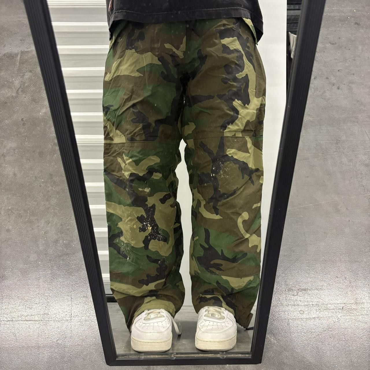 Vintage Crazy Vintage Y2K/2000s Super Baggy Camo Military style Slight Paint Splatter Track Pants! Size US 34 / EU 50 - 1 Thumbnail