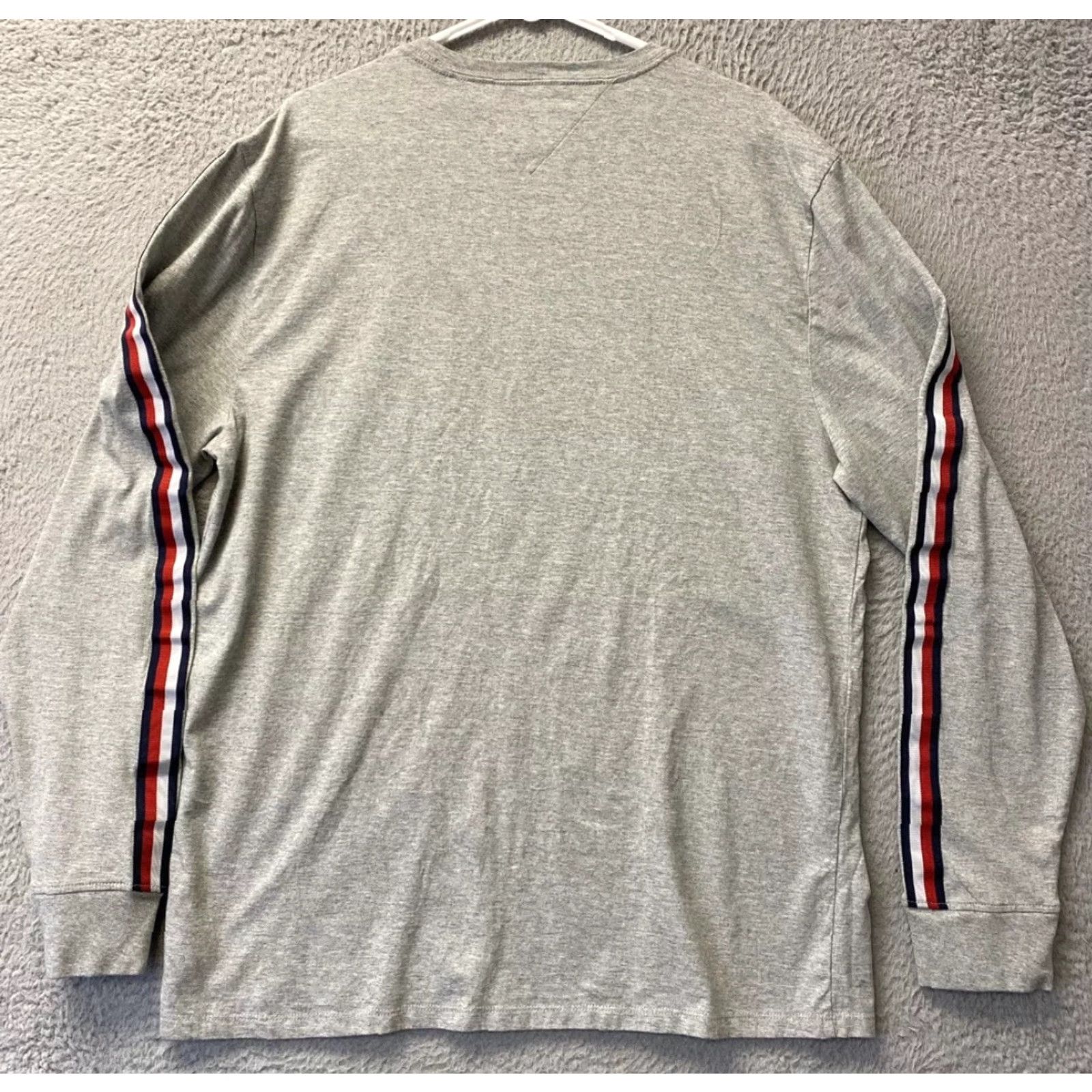 Tommy Hilfiger Tommy Hilfiger Shirt Adult XXL Gray Logo Spellout Long Sleeve /115-32 Men’s T-Shirt Size US XXL / EU 58 / 5 - 7 Thumbnail