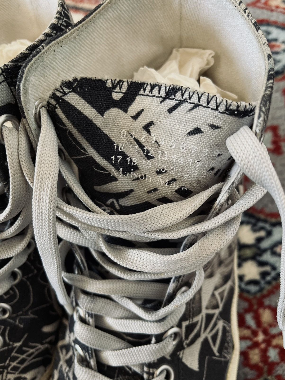 Maison Margiela Maison Martin Margiela High Top Graffiti tabi Size US 9 / IT 39 - 5 Thumbnail