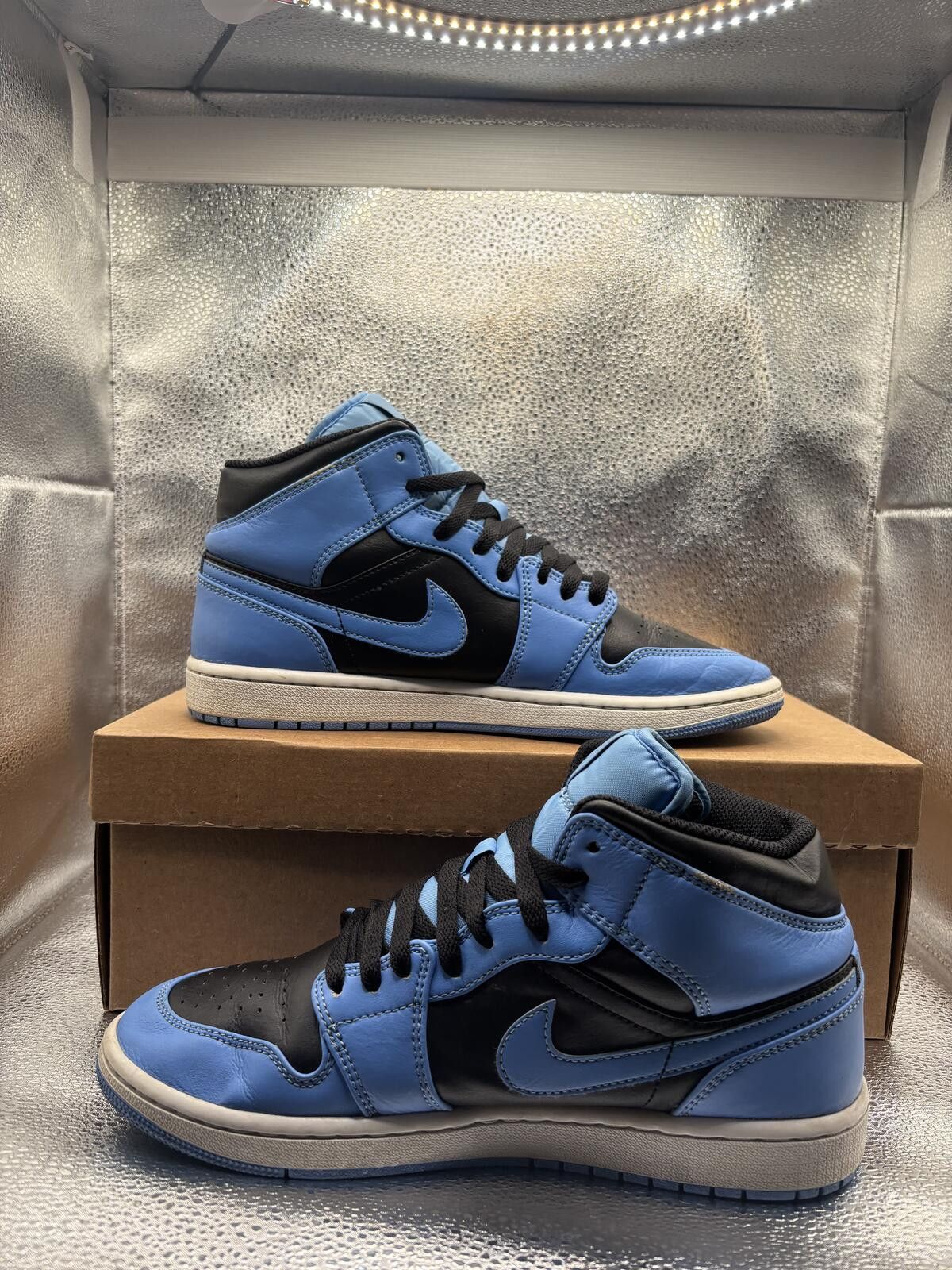Jordan Brand Air Jordan 1 mid university blue black Size US 8 / EU 41 - 5 Thumbnail