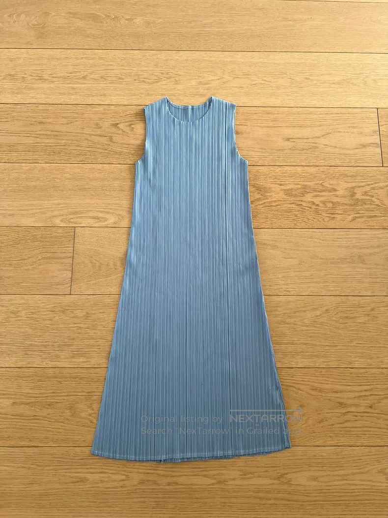 Issey Miyake size:one size Haze Blue Pleated Sleeveless Dr