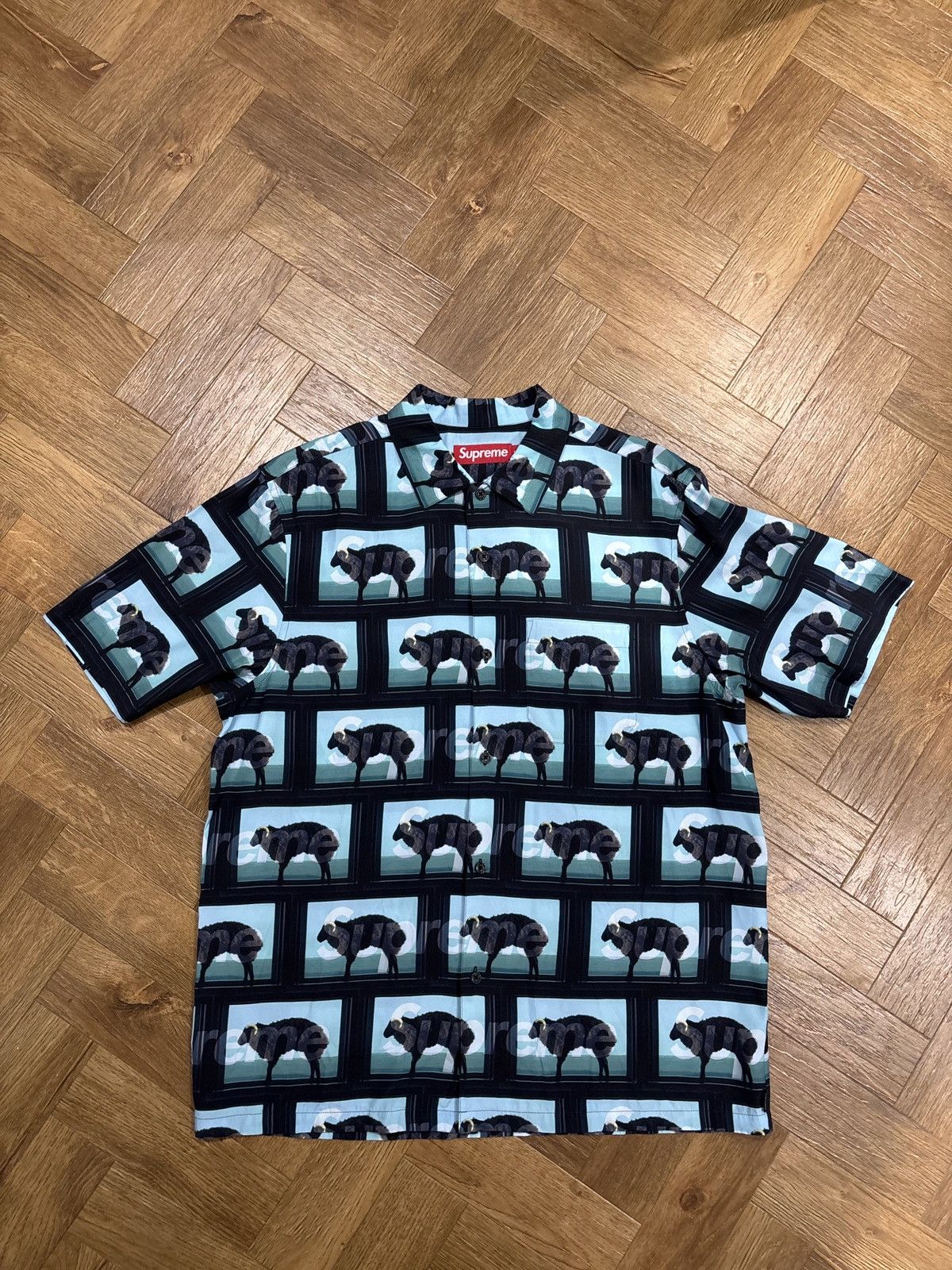 Supreme Supreme x Damien Hirst sheep button up shirt Size US M / EU 48-50 / 2 - 1 Thumbnail