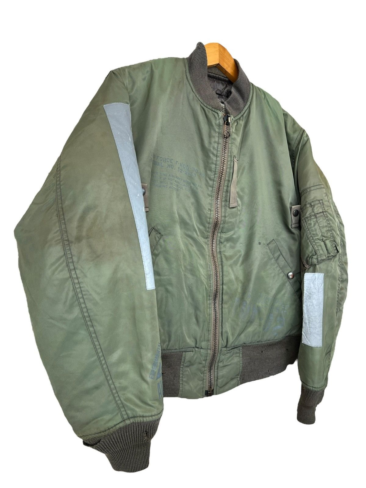 Avirex PICK🔥🔥Avirex USAF Distressed Ma1 Bomber Jacket Size US M / EU 48-50 / 2 - 5 Thumbnail
