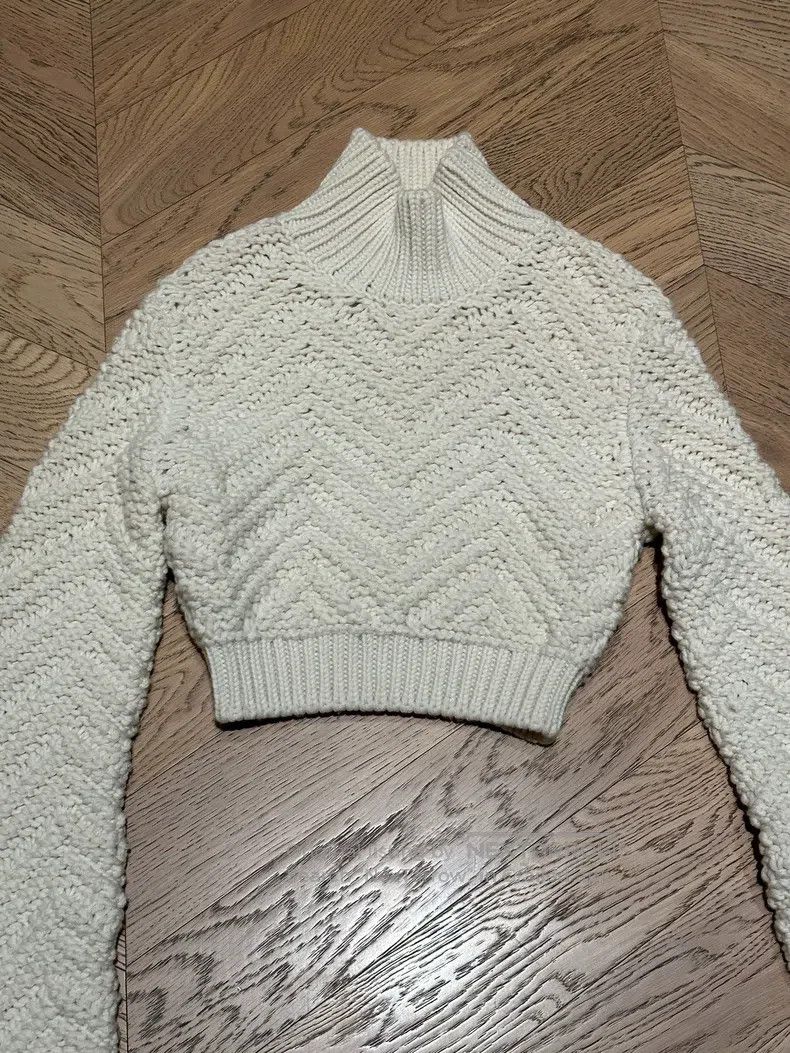 Fendi Fendi Short Sweater Size XS / US 0-2 / IT 36-38 - 1 Thumbnail
