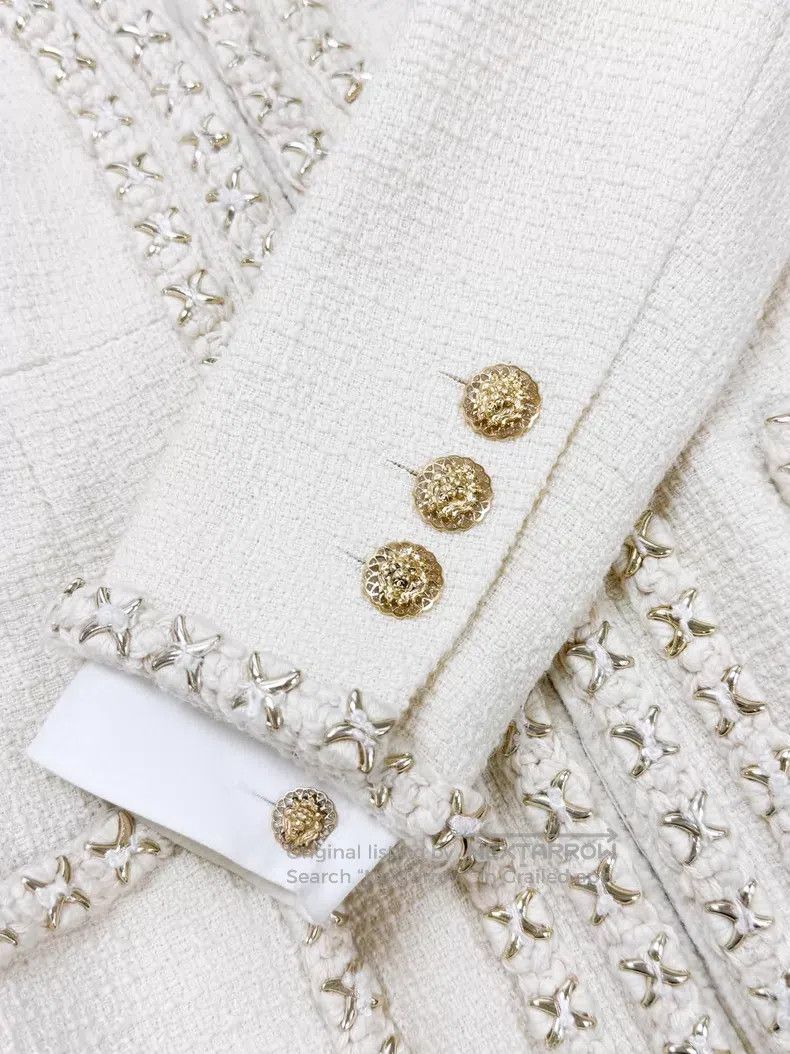 Chanel Chanel Beige gold buckle white moonlight rolled edge two p Size XXS / US 00 / IT 34 - 4 Thumbnail