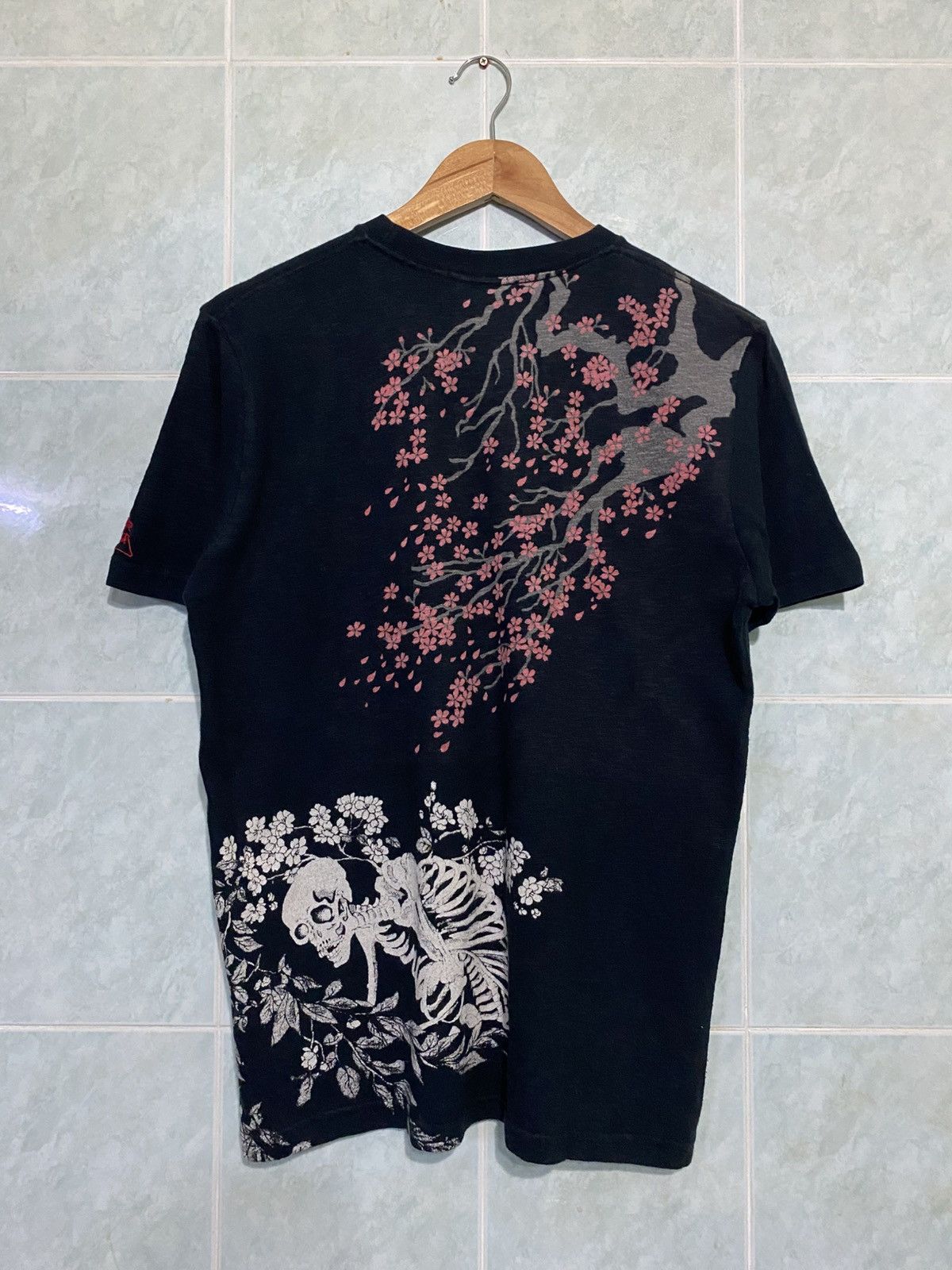 Japanese Brand Sukajan Skull Harajuku Sakura By TOEI COMPANY Japan Tshirt Size US M / EU 48-50 / 2 - 10 Thumbnail