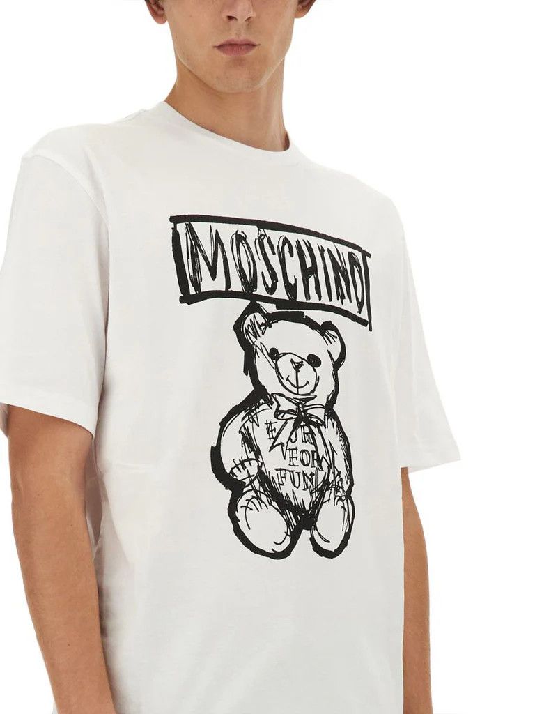 Moschino o1s22i1n0924 Short Sleeve T-Shirt in White Size US M / EU 48-50 / 2 - 4 Thumbnail