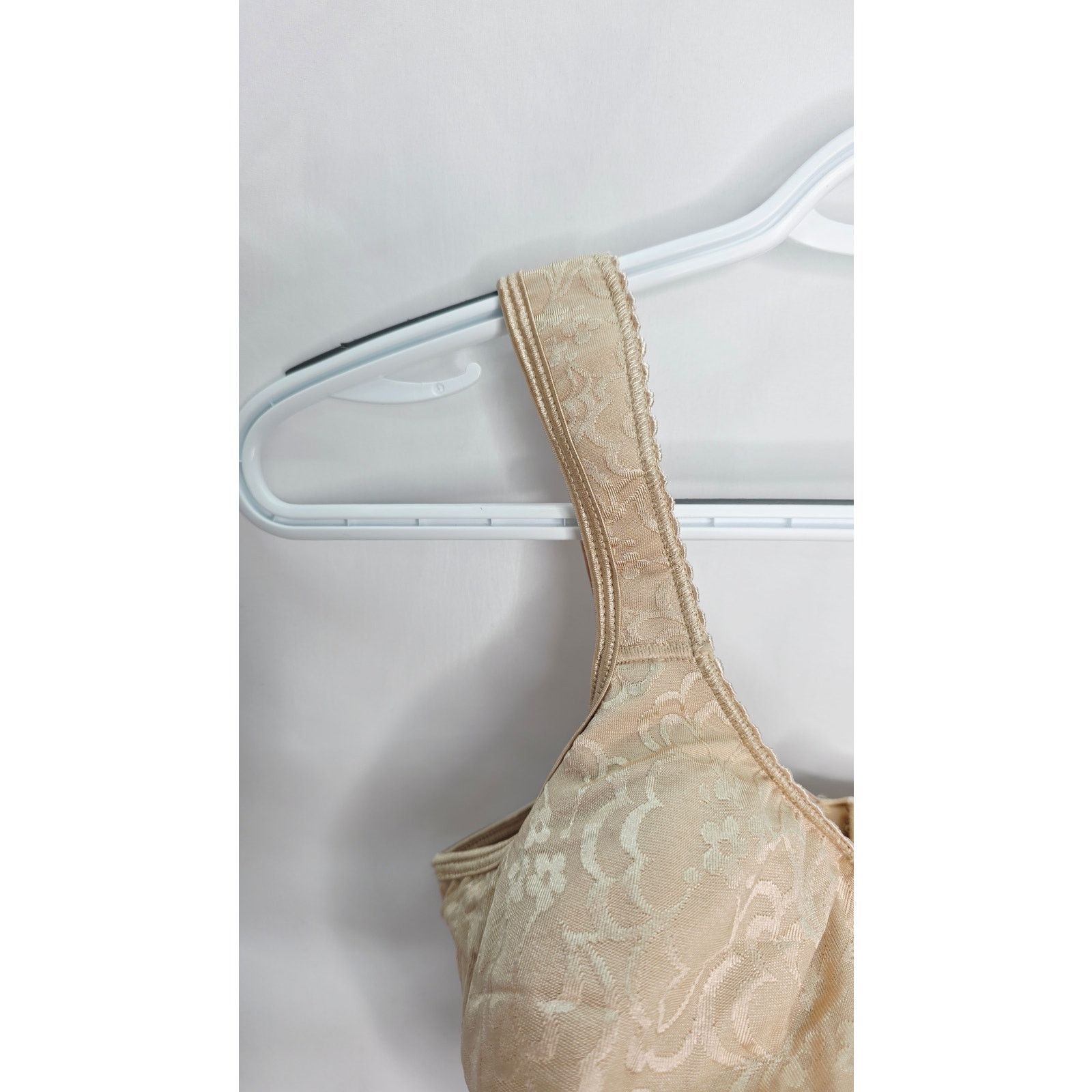 Other PLAYTEX 18 Hour Ultimate Lift and Support Bra Color 38DDD Size ONE SIZE - 6 Thumbnail