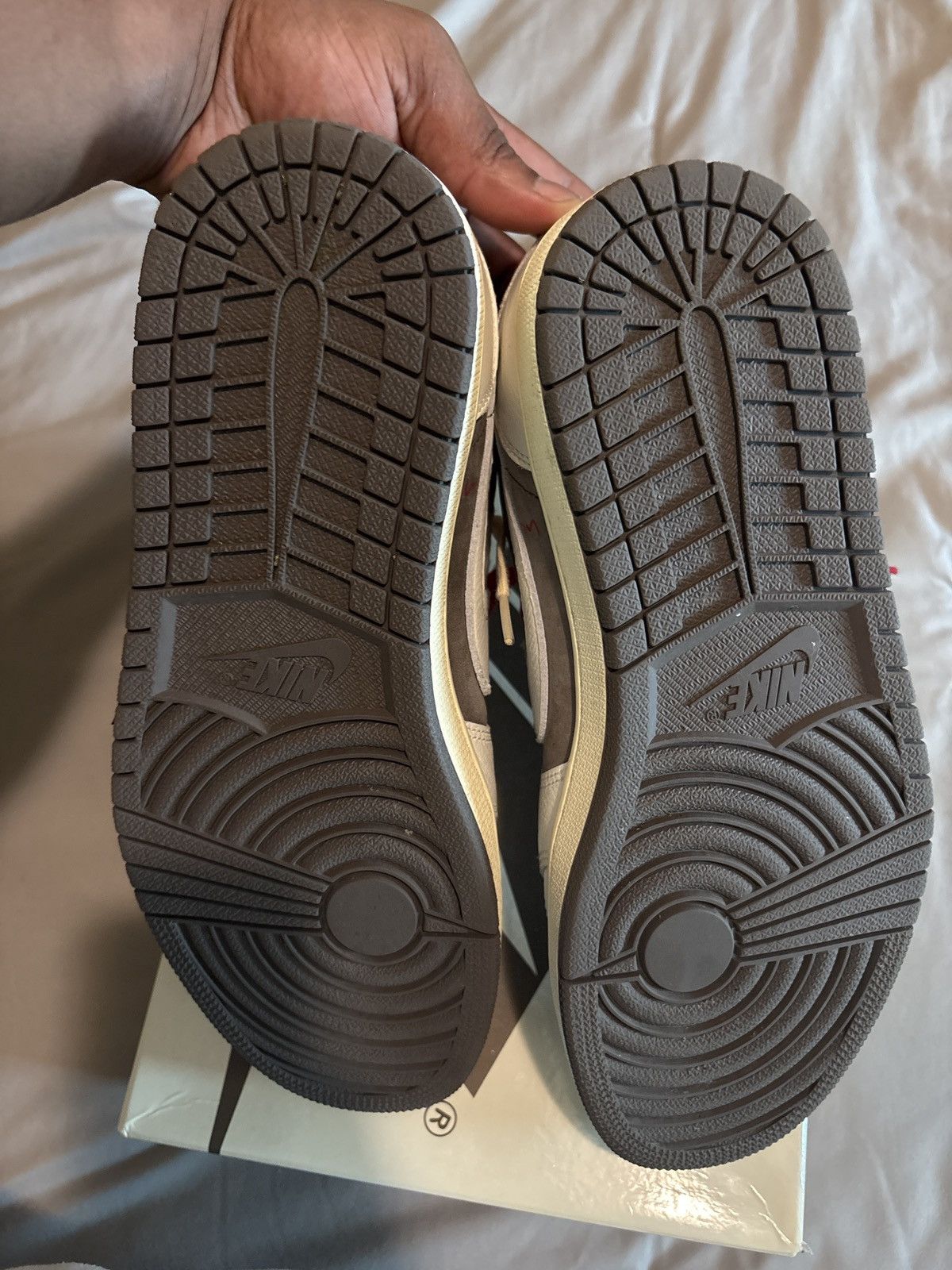 Travis Scott Travis Scott Reverse Low Mocha Size US 11.5 / EU 44-45 - 4 Thumbnail