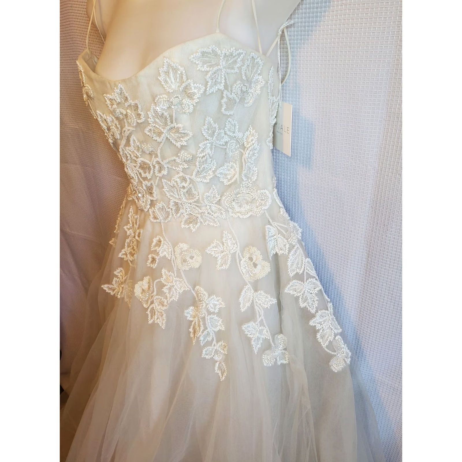 Vintage Nouvelle Amsale Hand Beaded Tulle Embellished Ivory Wedding Dress Size 8 700 Size ONE SIZE - 7 Thumbnail