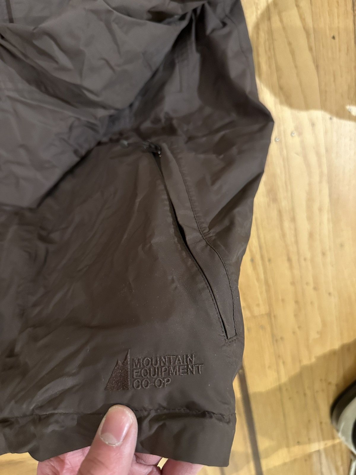 Mountain Equipment Company MEC Mountain Equipment Co-op Hooded Waterproof Jacket Size US M / EU 48-50 / 2 - 2 Thumbnail