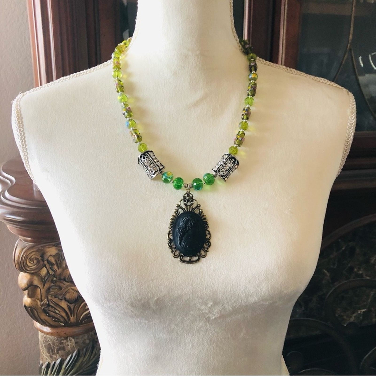 Handmade Handcrafted filigree cameo pendant necklace Size ONE SIZE - 8 Thumbnail