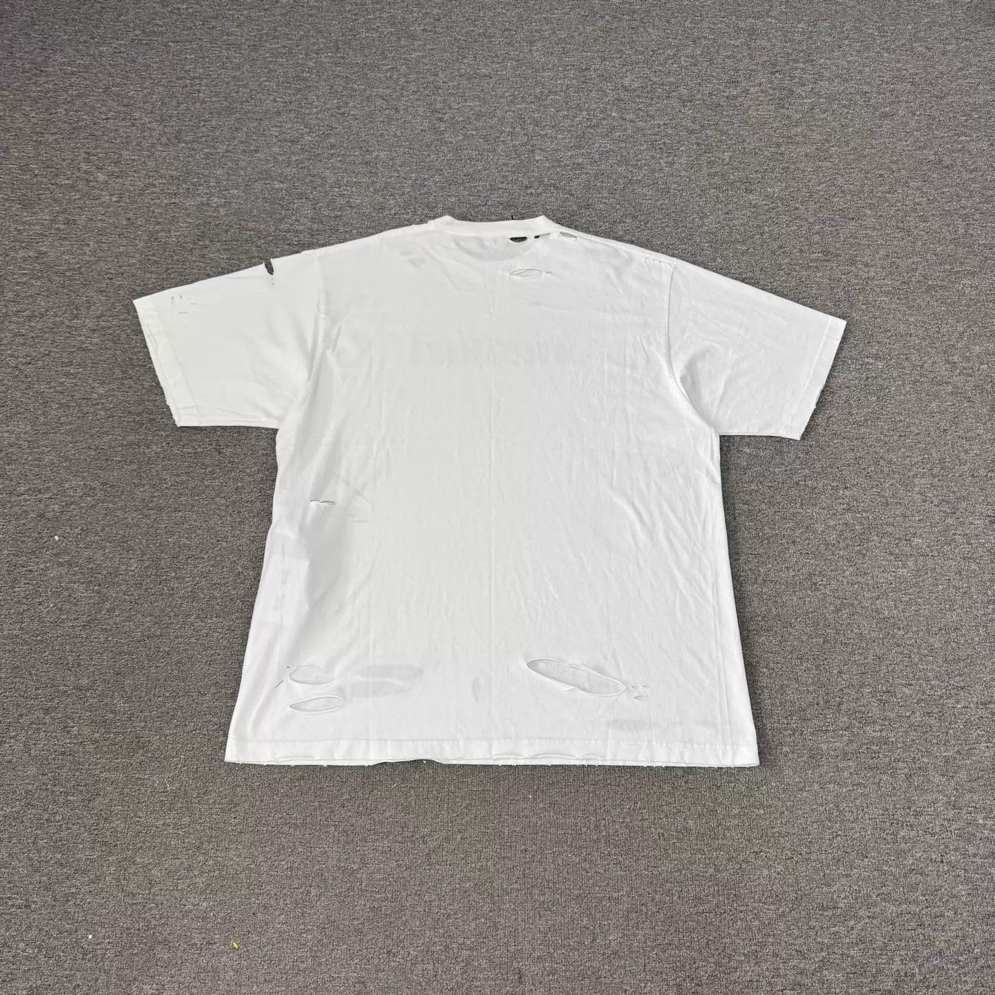 Balenciaga Balenciaga Destroyed Chest Logo Oversized S T-Shirt NWT Size S / US 4 / IT 40 - 2 Thumbnail