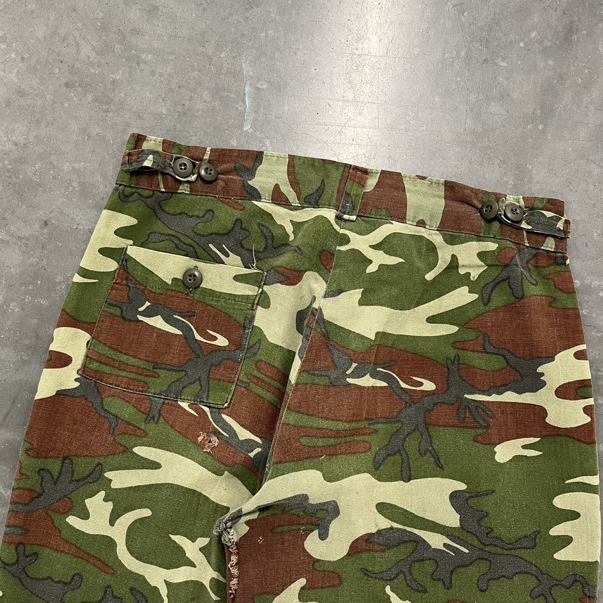 Vintage Vintage Camo Distressed Baggy Skate Work Wear Pants Size US 34 / EU 50 - 11 Thumbnail