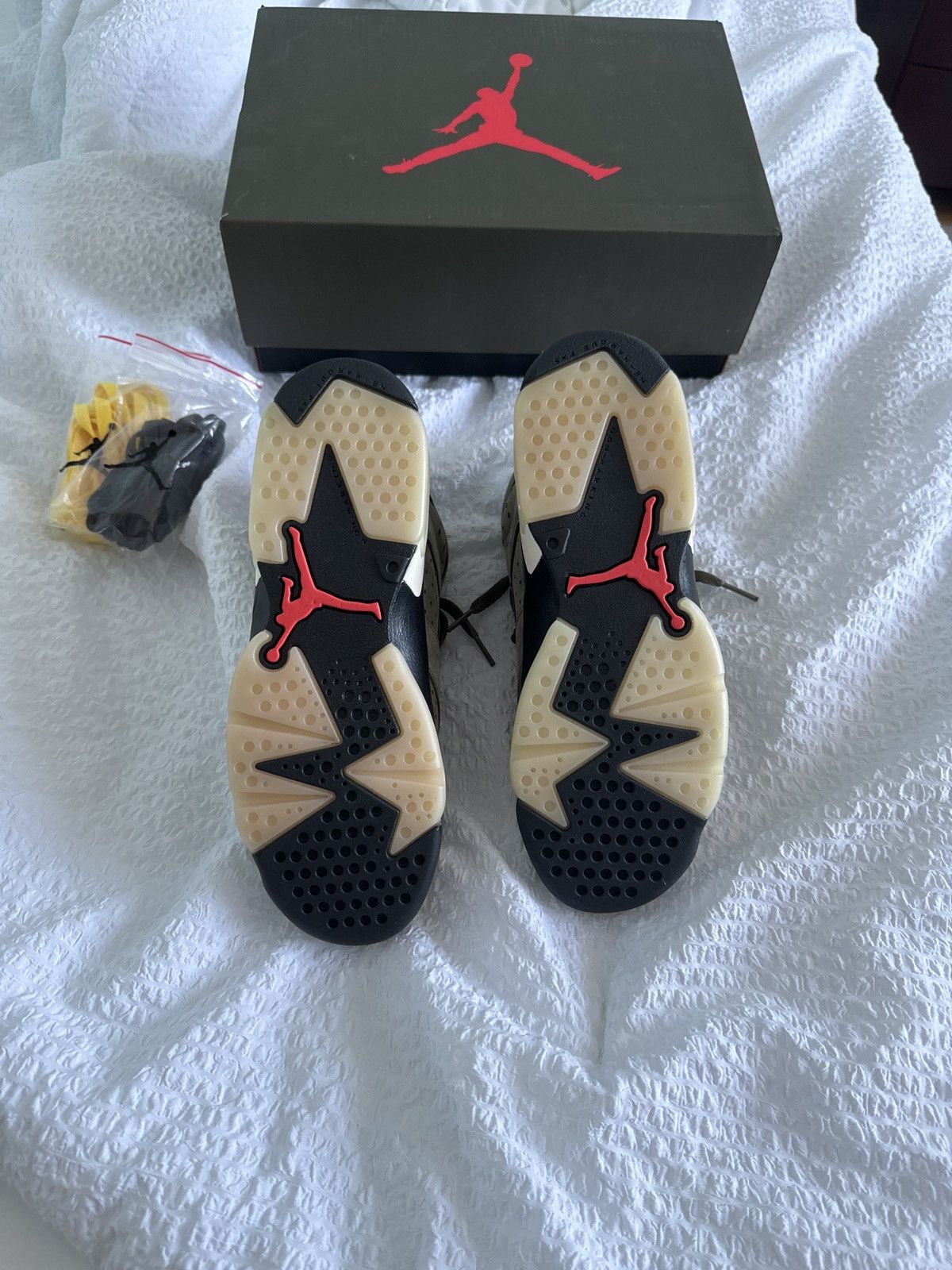 Jordan Brand × Nike × Travis Scott Travis Scott Air Jordan 6 Retro Size US 6 / EU 39 - 6 Thumbnail