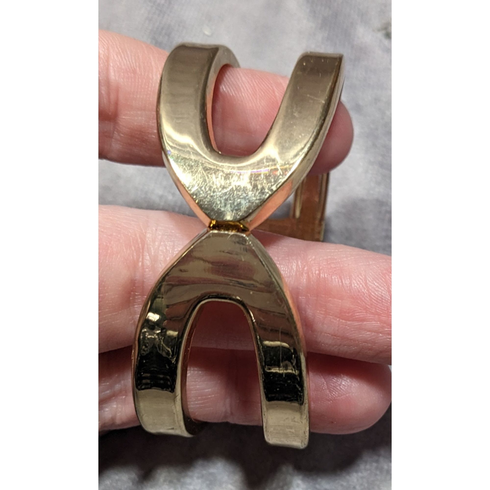 Other Gold-Tone Hinged Bangle Bracelet With Openwork Design Size ONE SIZE - 9 Thumbnail