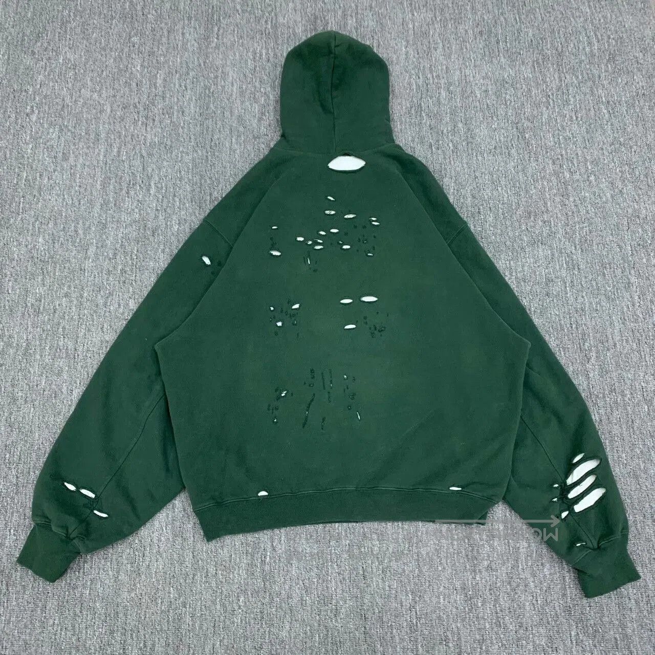 Balenciaga balenciaga green distressed hoodie sweatshirt. Size US XS / EU 42 / 0 - 2 Thumbnail