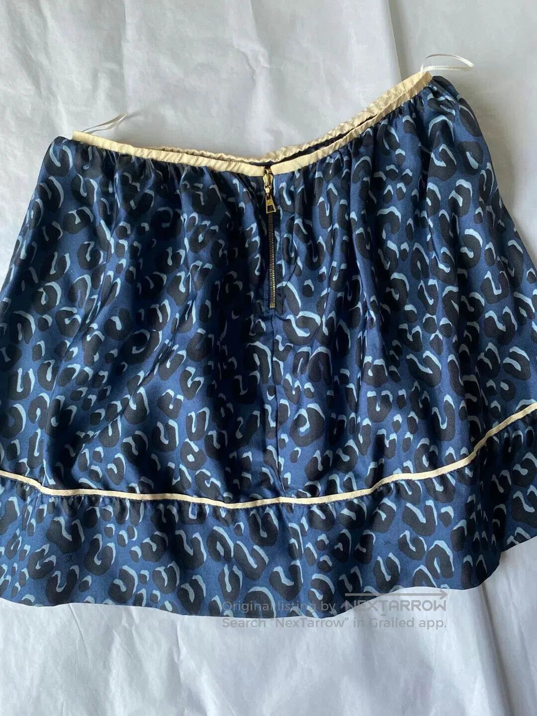 Louis Vuitton LV Silk Skirt. Size 33" - 4 Thumbnail