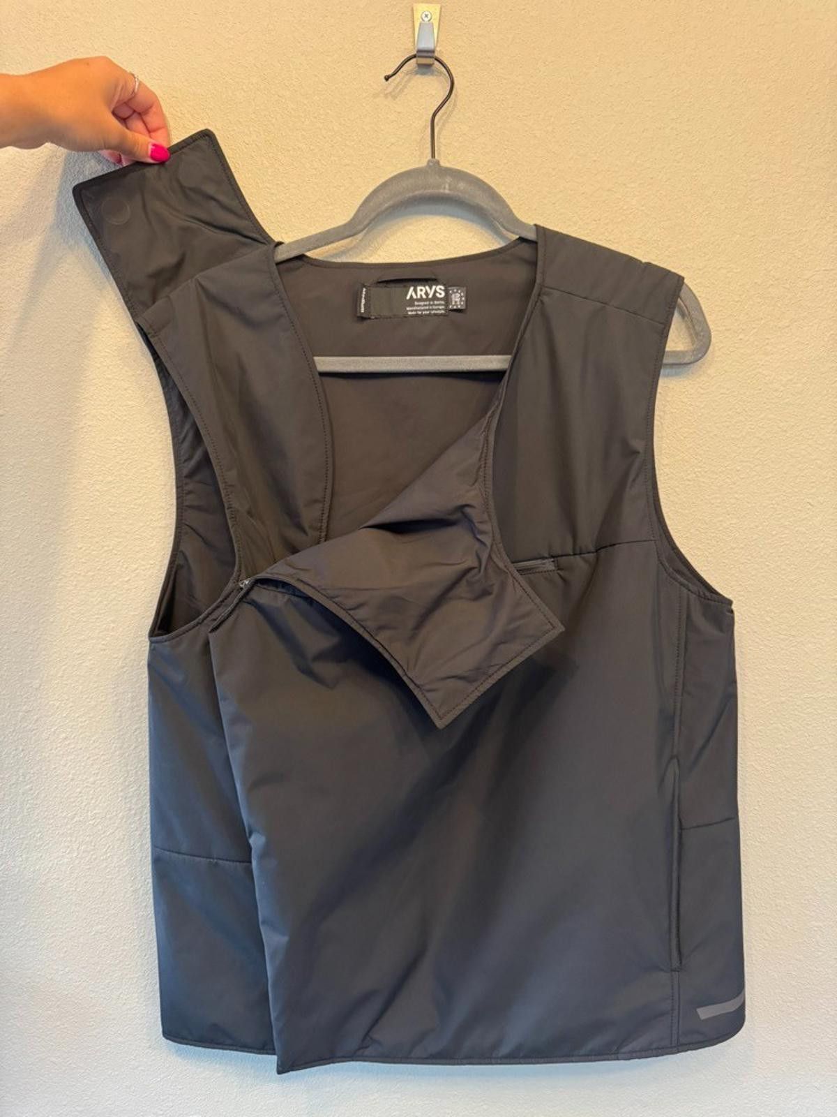 Other NEW $320 ARYS PRO PADDED VEST MEN MEDIUM EUROPEAN STREETWEAR Size US M / EU 48-50 / 2 - 6 Thumbnail