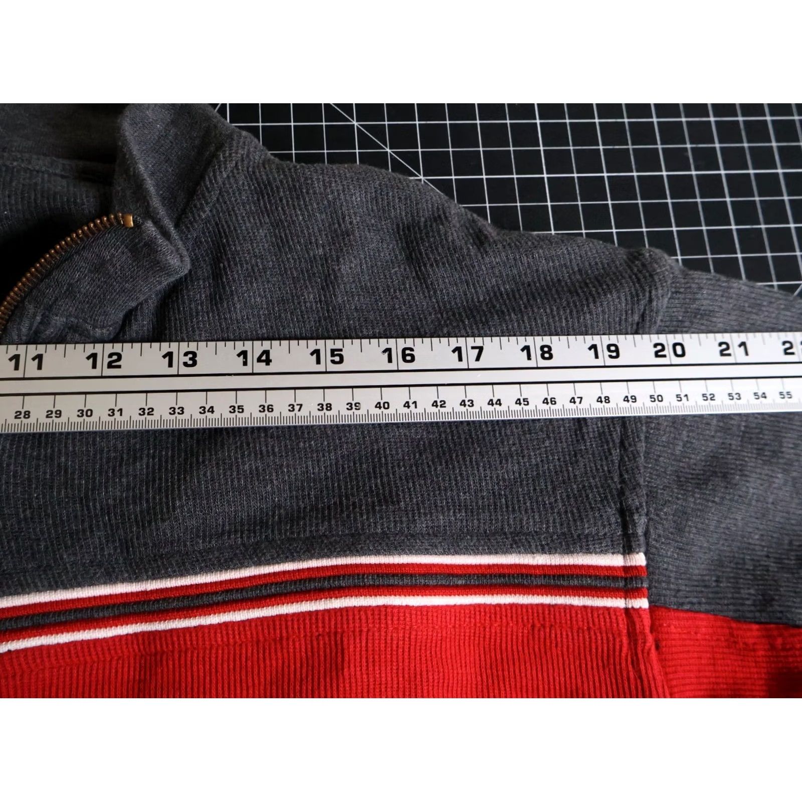 Vintage VINTAGE Y2K Sweater Men's L Red Gray 1/4 Zip Pullover OTB Striped Cotton Knit 90s Hipster Retro Boys Mens Girls Size US L / EU 52-54 / 3 - 7 Thumbnail