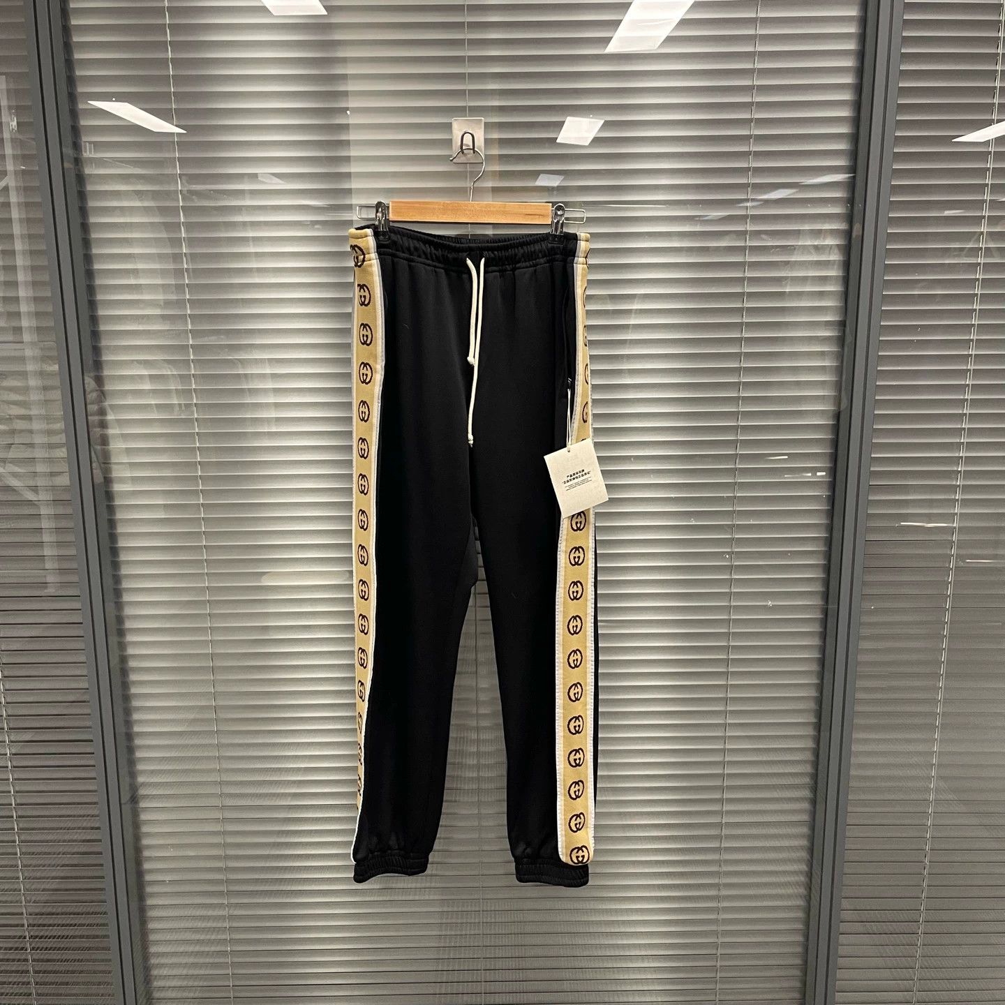 Gucci Gucci 3M Reflective Taped Logo Pants M 99 New Size US 34 / EU 50 - 1 Thumbnail