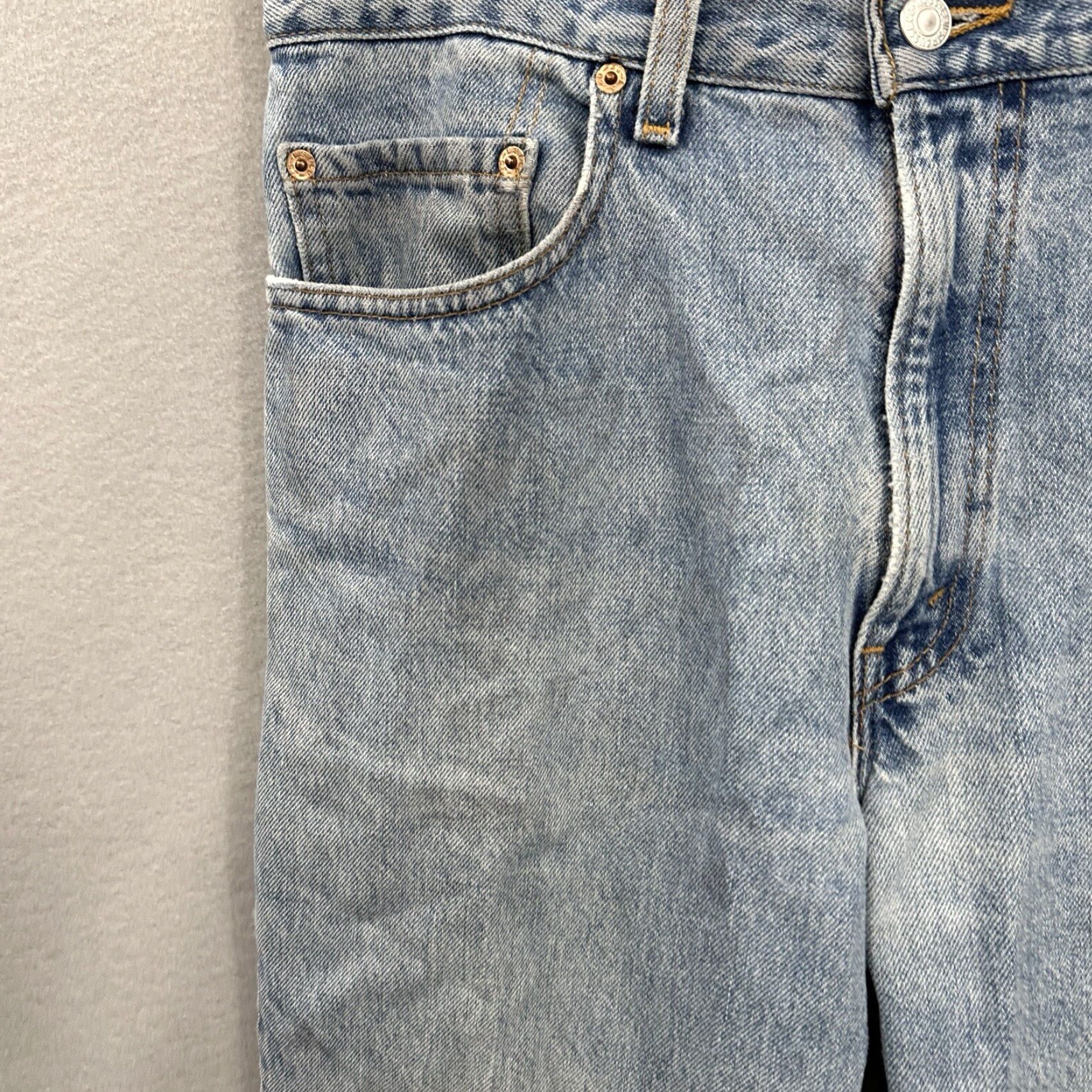 Levi's VINTAGE Levi's Levi's 550 Jeans Mens 34x32 Blue Denim 90s Y2K 5-Pocket Relaxed Regular Size 34 USA Leather Logo read Vintage 550 jeans USA Mens 34x32 Size US 34 / EU 50 - 7 Thumbnail