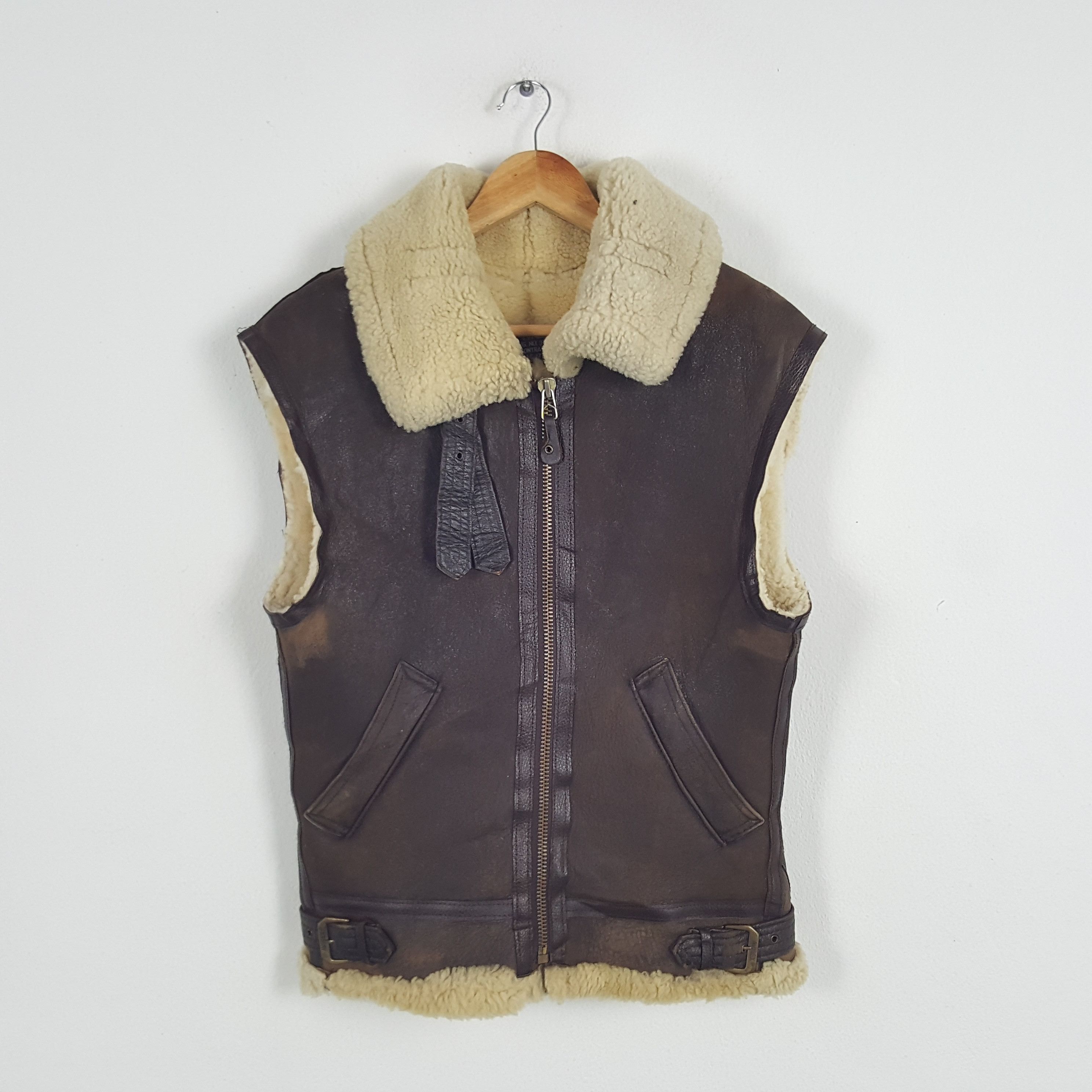 Avirex × Vintage Vintage Avirex Leather Fur Winter Vest Jacket Size US S / EU 44-46 / 1 - 1 Thumbnail