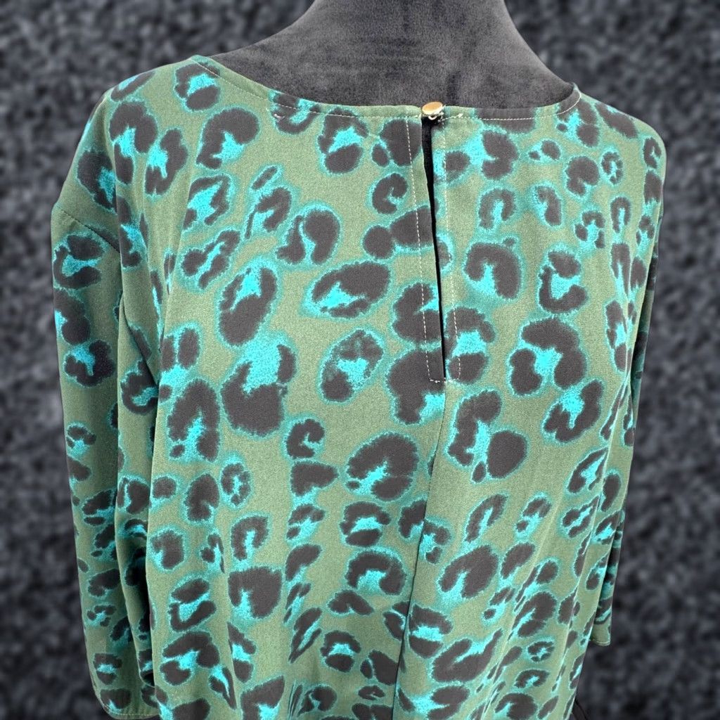 Vintage Ava Viv Blouse Womens 2X Green Animal Print Oversized Button Crew Neck Pullover Long Sleeve Relaxed Tunic Size XXL / US 16-18 / IT 52-54 - 1 Thumbnail